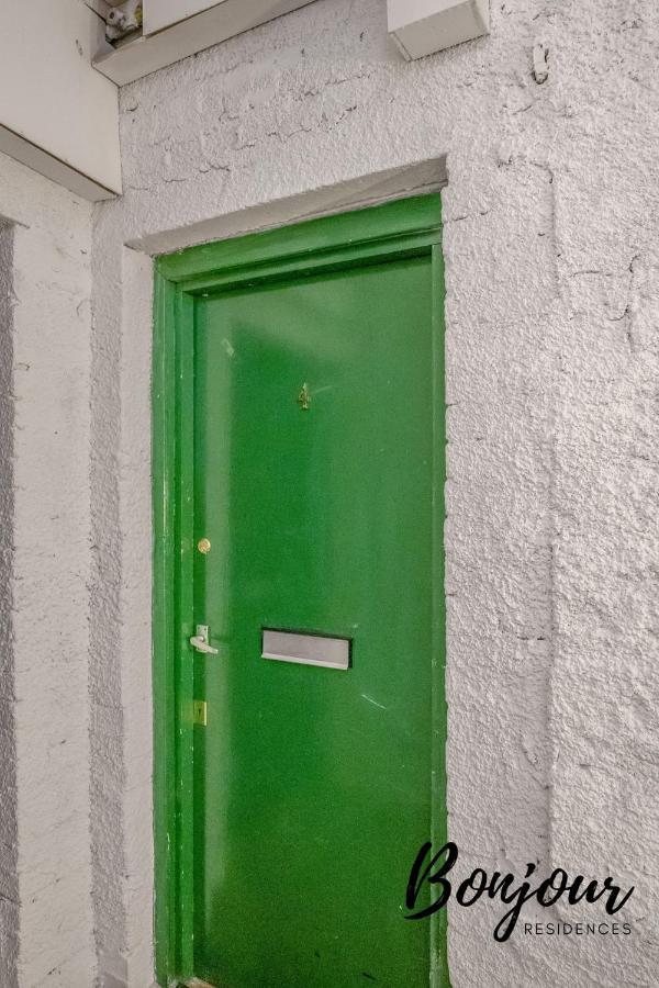 Cosy Grassmarket 2Br-1Ba - Newly Decorated! By Bonjour Residences Edinburgh Eksteriør bilde