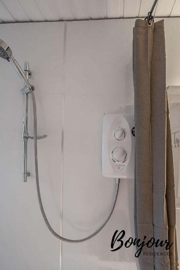 Cosy Grassmarket 2Br-1Ba - Newly Decorated! By Bonjour Residences Edinburgh Eksteriør bilde