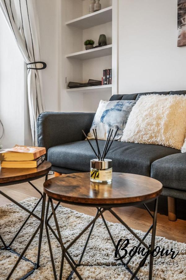 Cosy Grassmarket 2Br-1Ba - Newly Decorated! By Bonjour Residences Edinburgh Eksteriør bilde